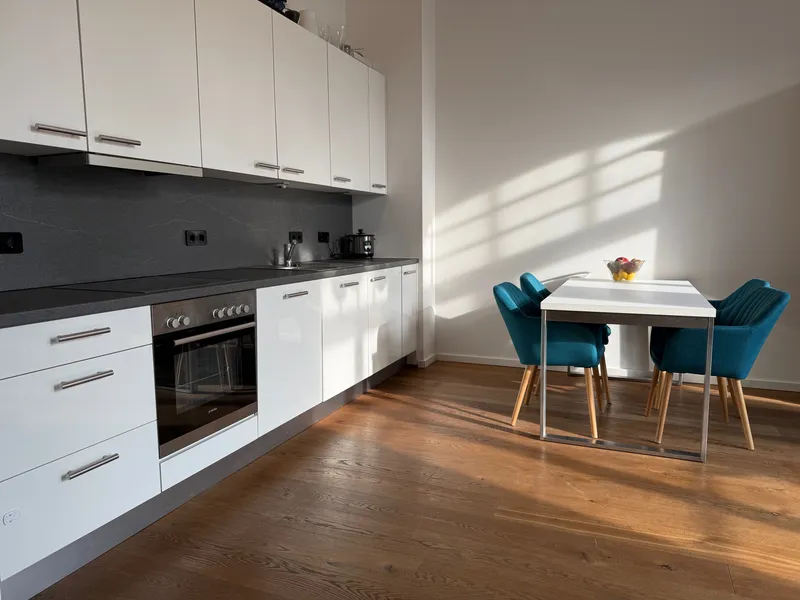 Charlottenburg: 2-Zimmer-Wohnung mit Südbalkon — photo 1